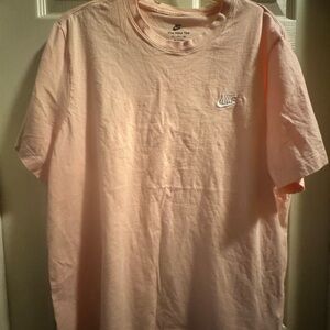 Nike Men's Pink T-Shirt